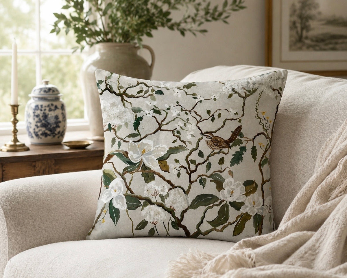 Southern Chinoiserie No IV : Carolina Wren Pillow Cover